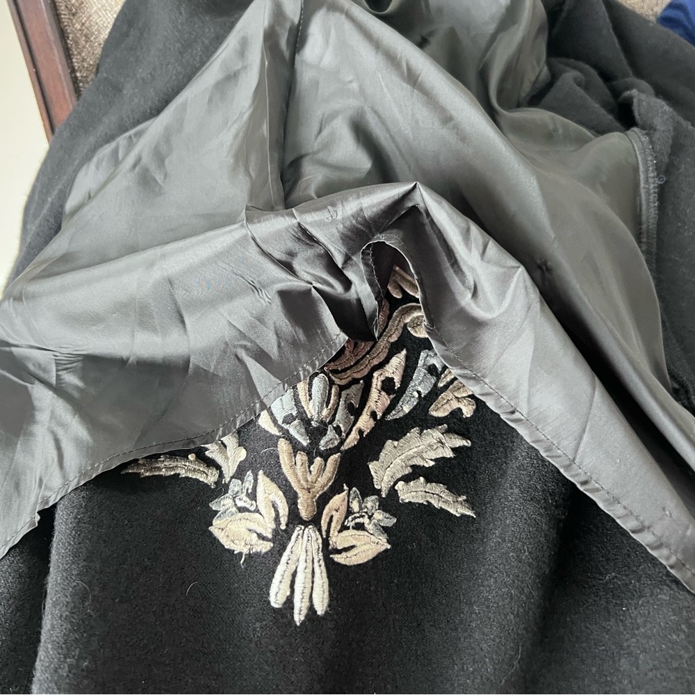 Elegant Black Women's Coat size M - Picture 9 of 9